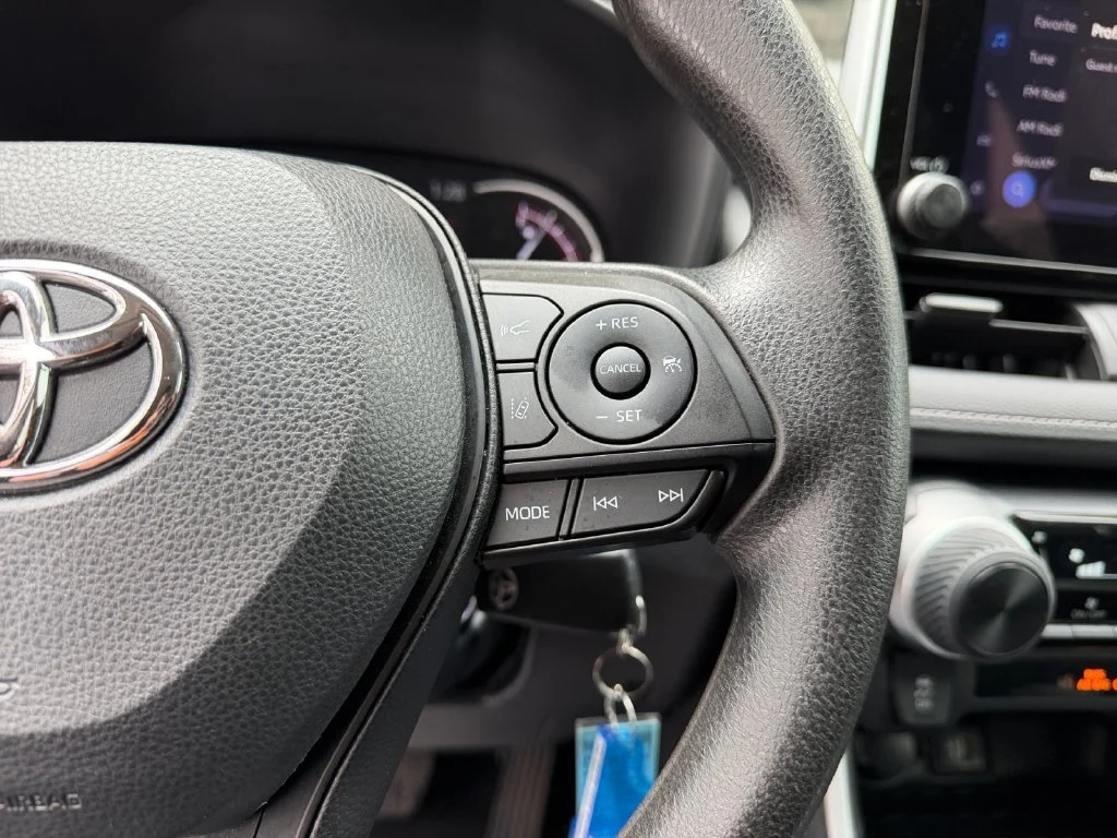 Used 2023 White Toyota LE image 25