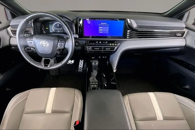 Used 2025  Toyota SE image 7
