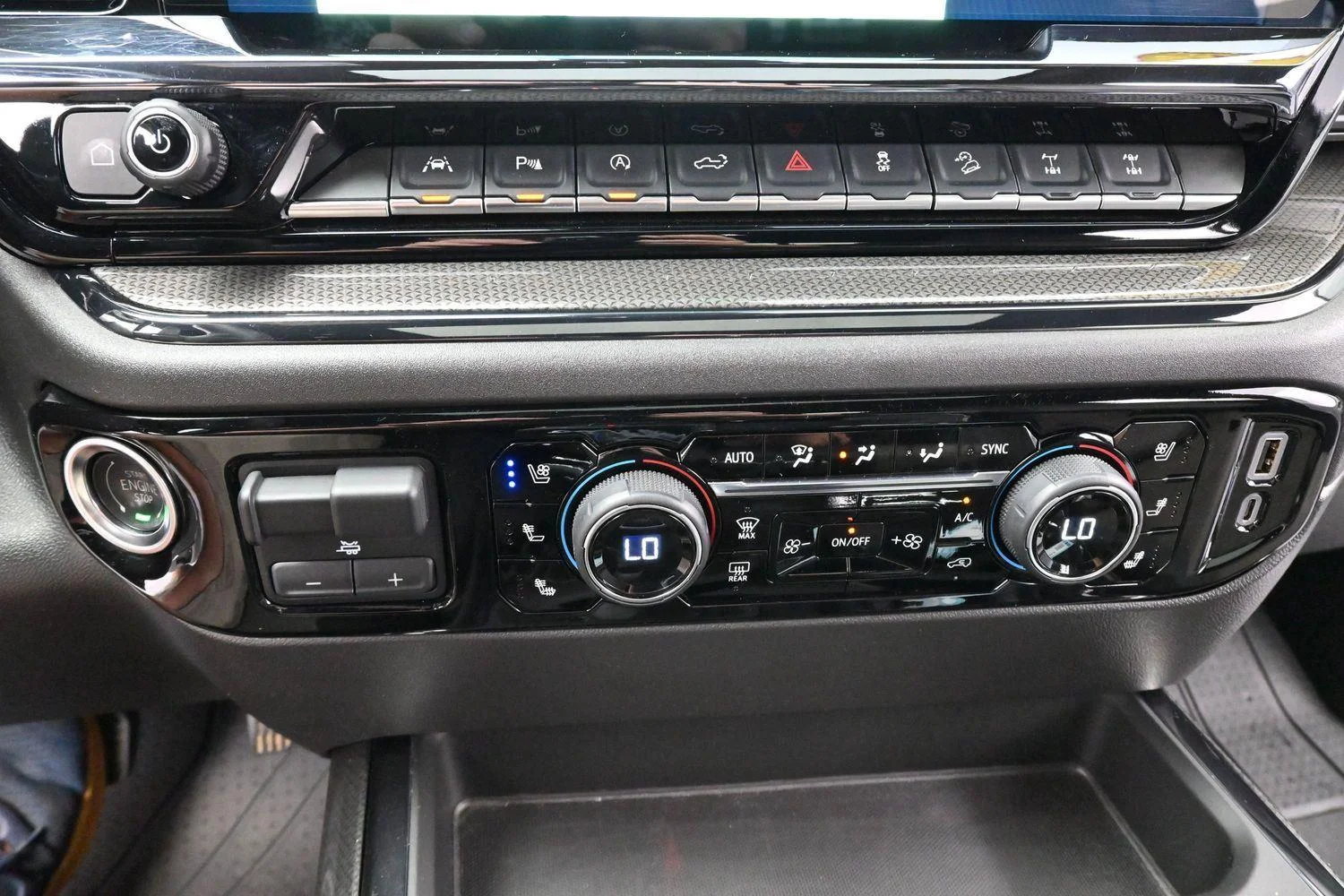 Used 2025 Slate Gray Metallic Chevrolet ZR2 image 25