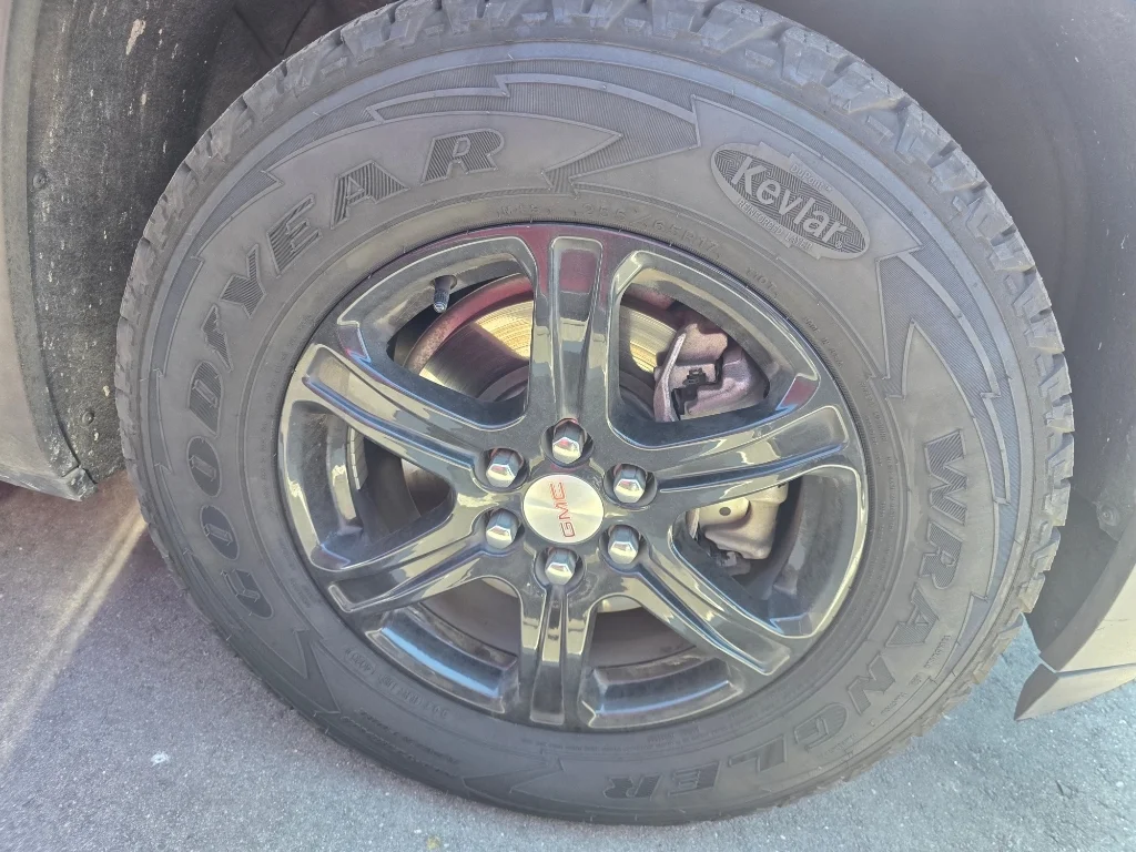 Used 2023 Volcanic Red Tintcoat GMC AT4 image 18