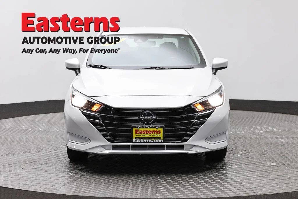 Used 2023 White Nissan 1.6 SV image 2