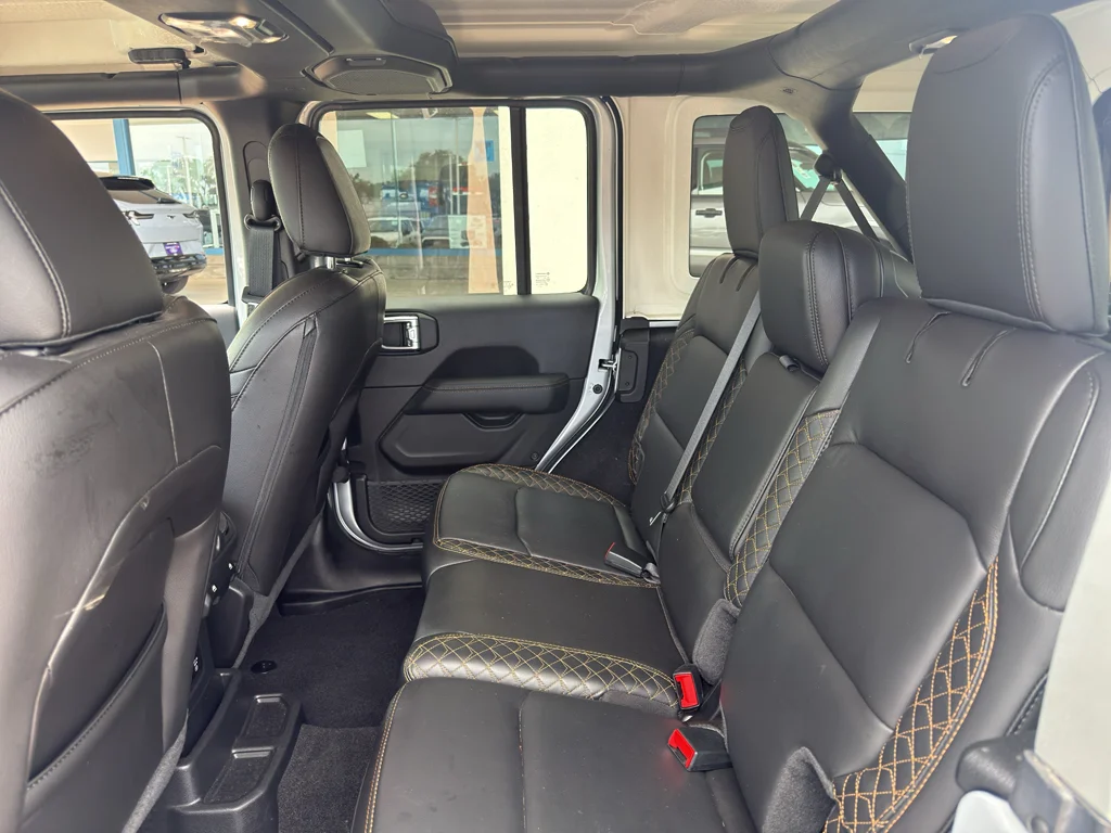 Used 2023 Silver Zynith Jeep High Altitude image 4
