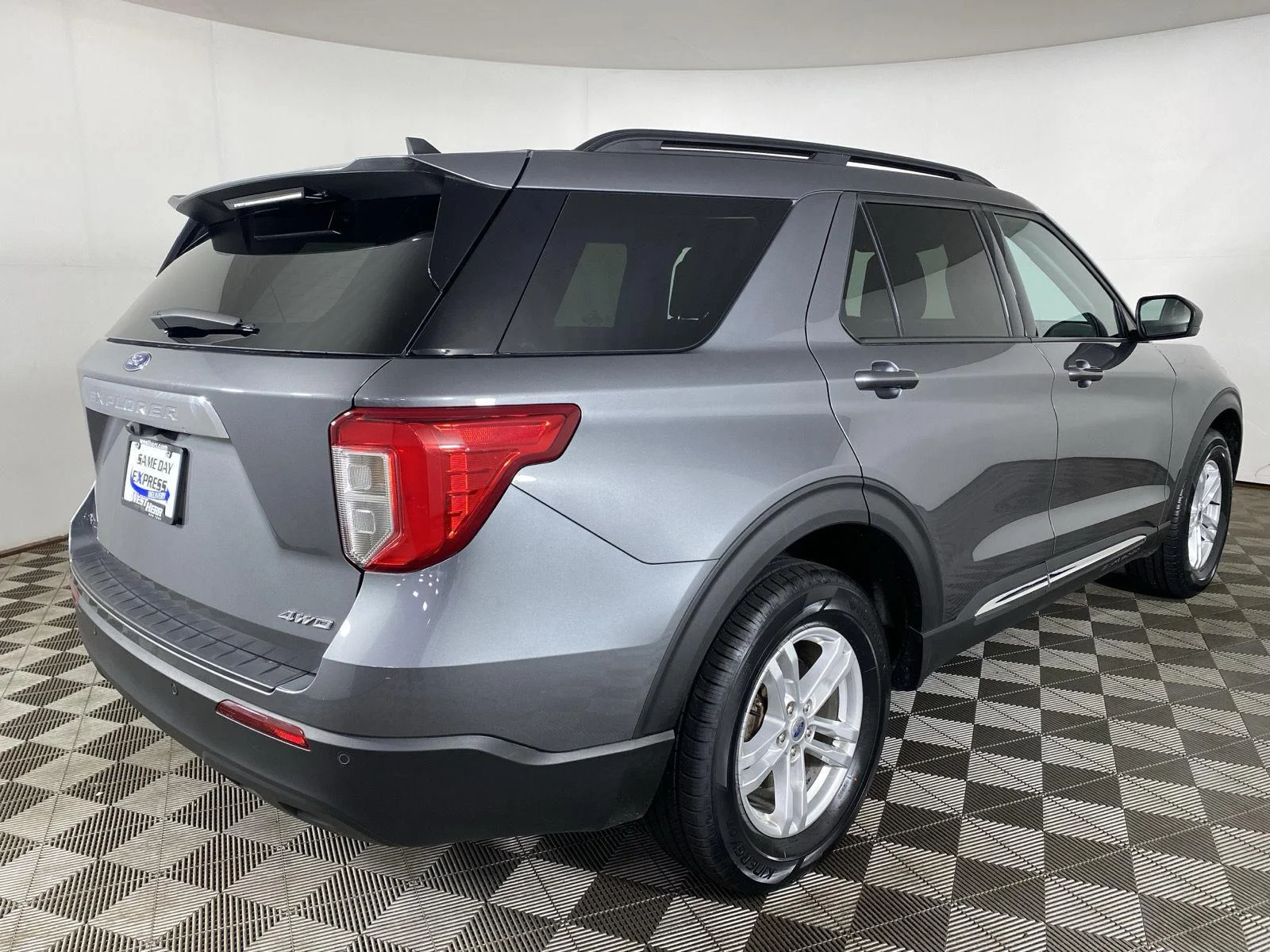Used 2024 Carbonized Gray Ford XLT image 7