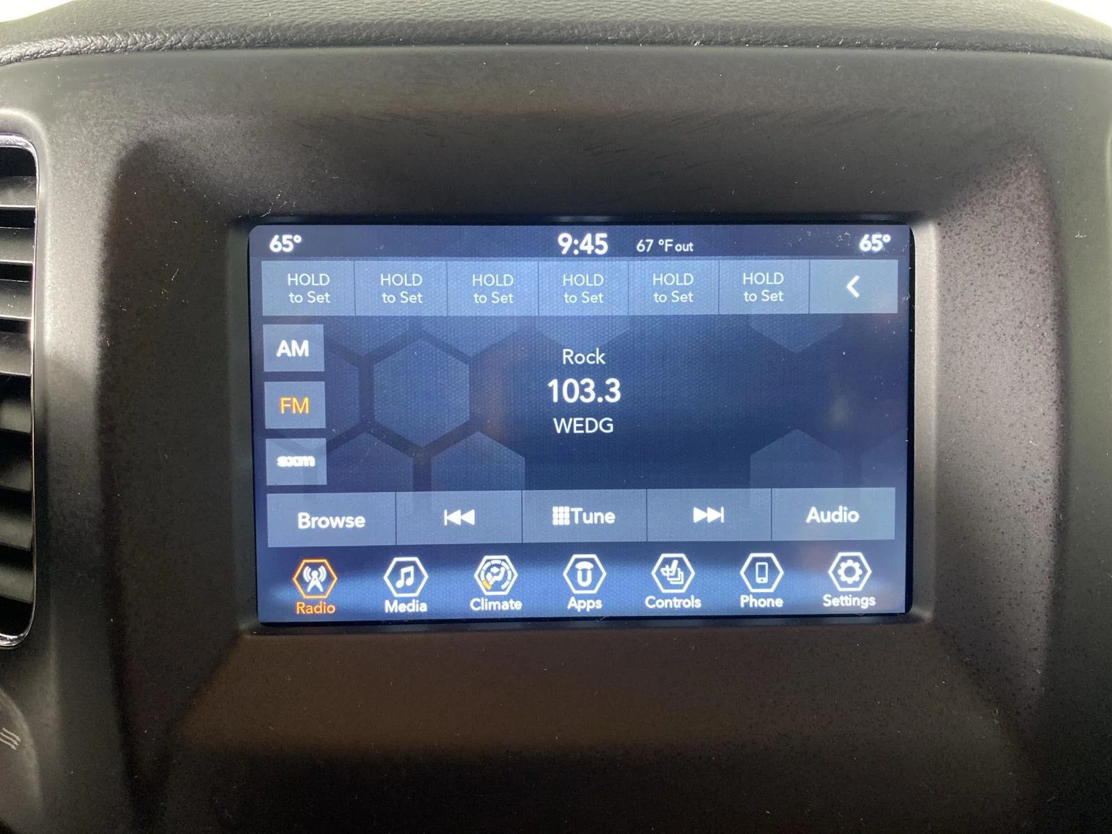 Used 2021 Olive Green Pearlcoat Jeep Latitude image 27
