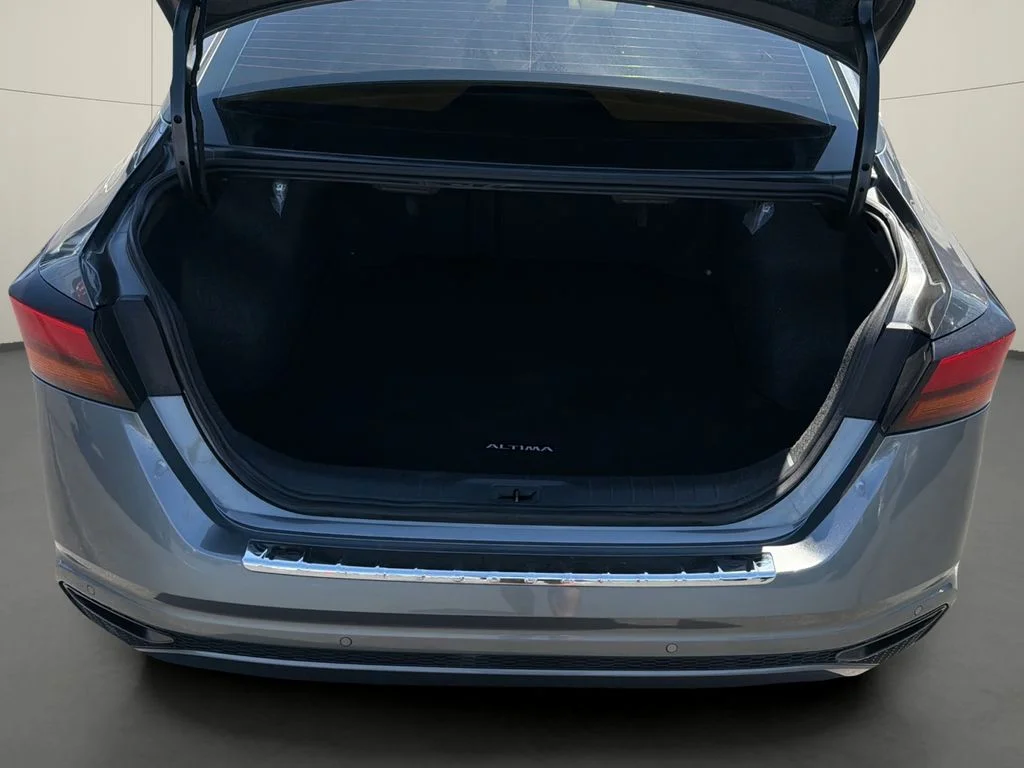 Used 2022 Gray Nissan 2.5 SV image 10