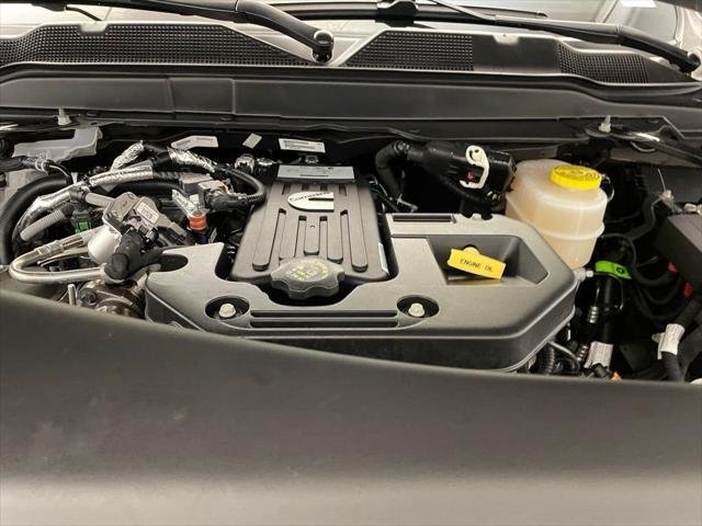 New 2026 Ceramic Gray Clear-Coat Exterior Paint RAM LARAMIE image 21