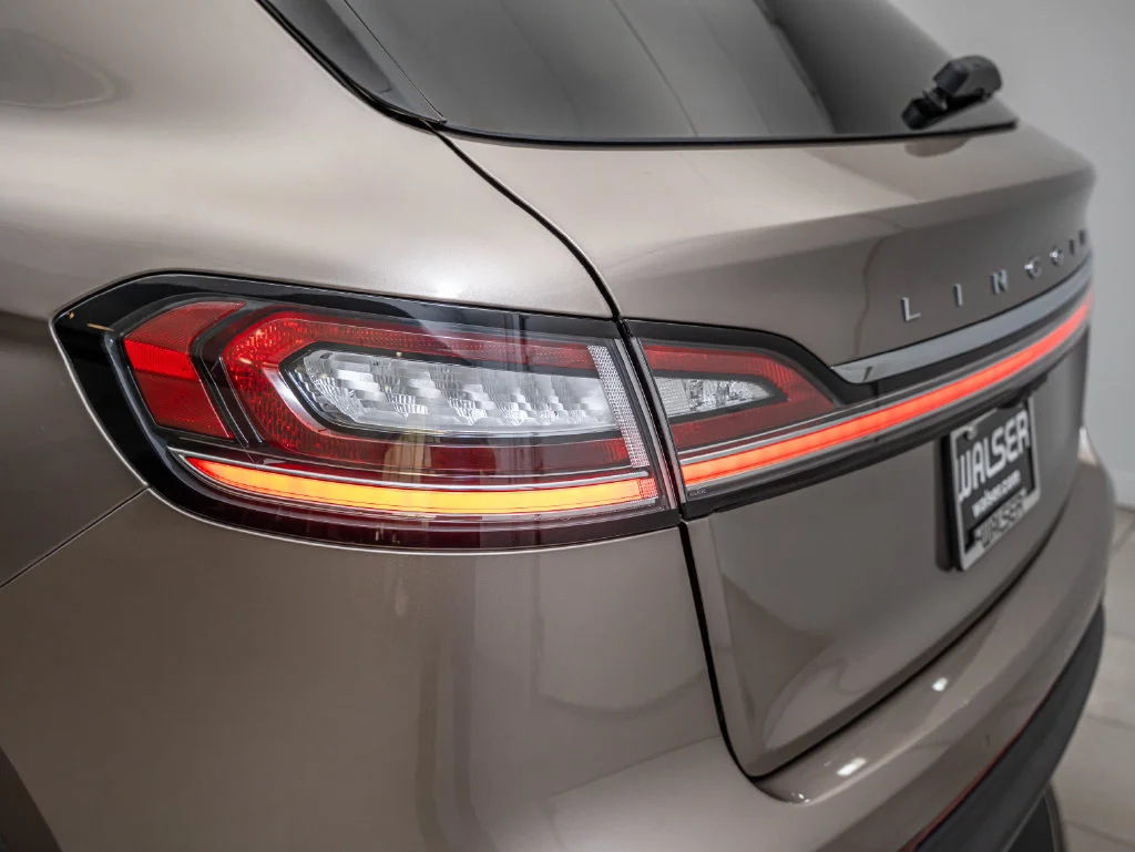 Used 2020 Iced Mocha Lincoln Reserve image 9