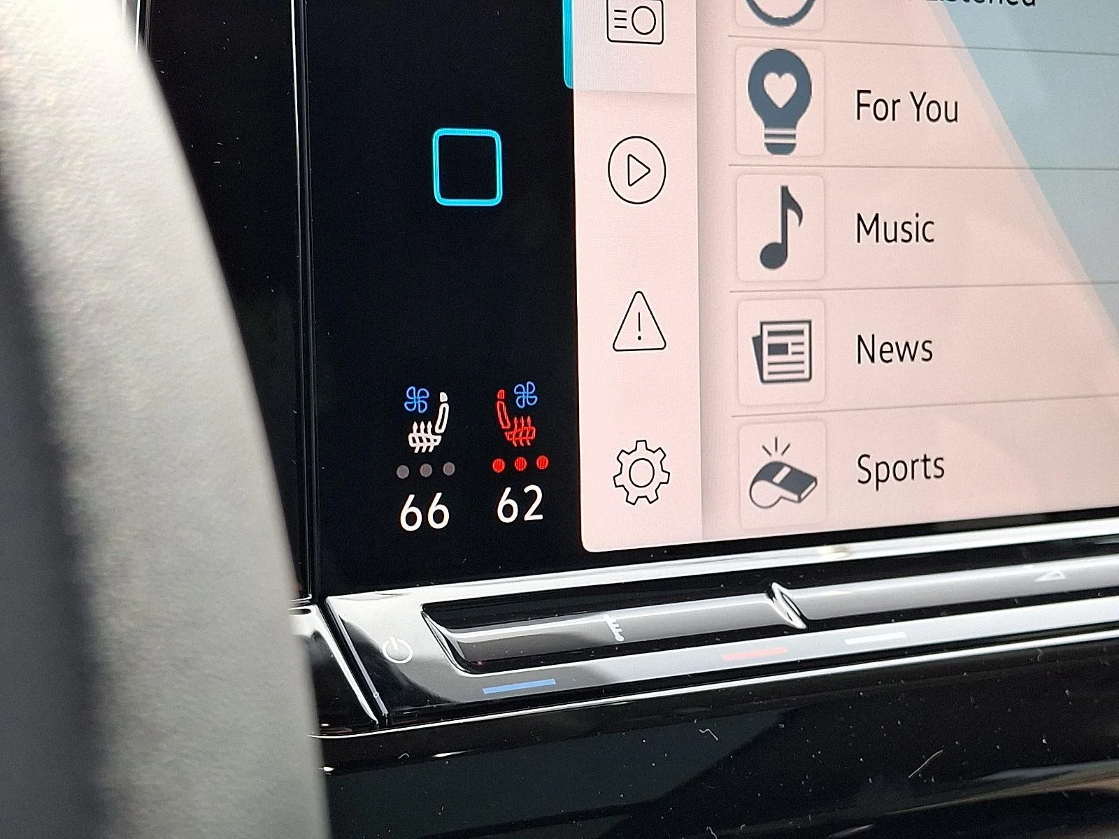 New 2026 0P0P/OPALWHTPRL Volkswagen 2.0T SEL image 20