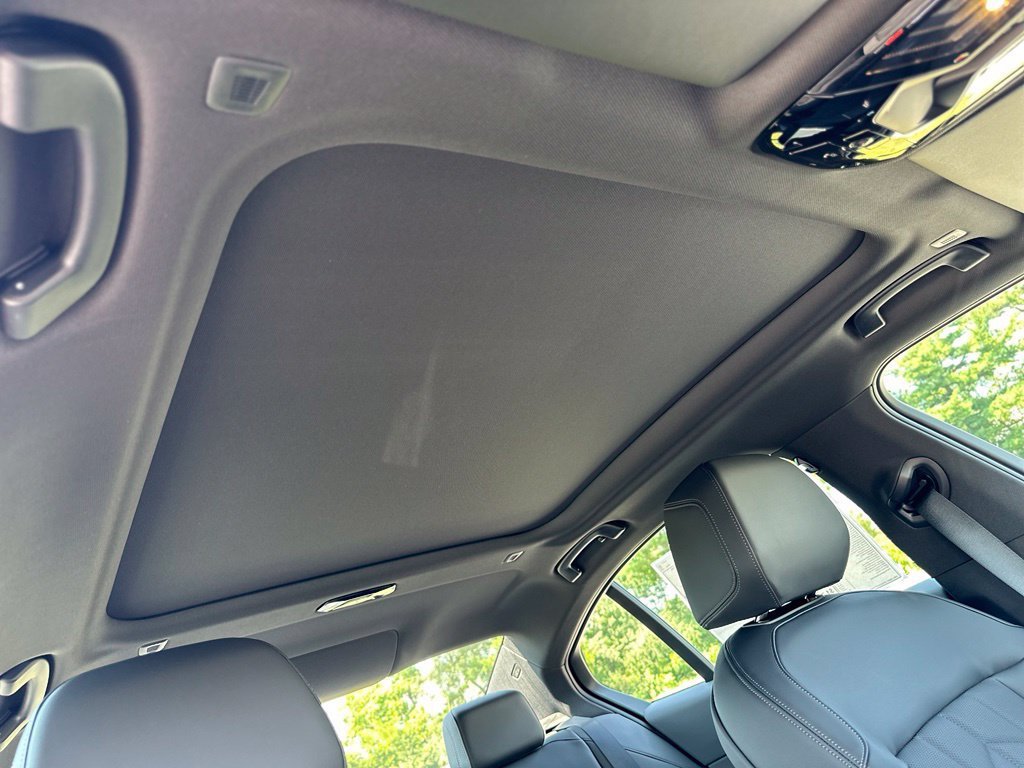 New 2027 Brooklyn Grey Metallic BMW 550e xDrive image 28