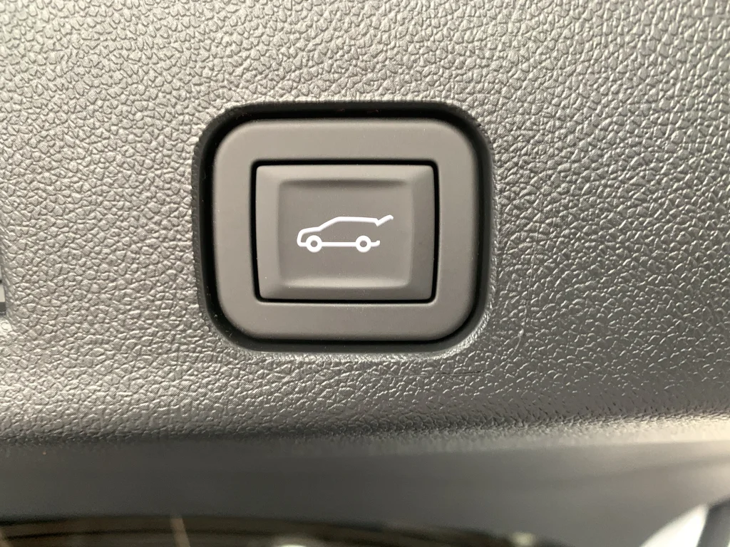 2027 Chevrolet Traverse LT - Photo 9
