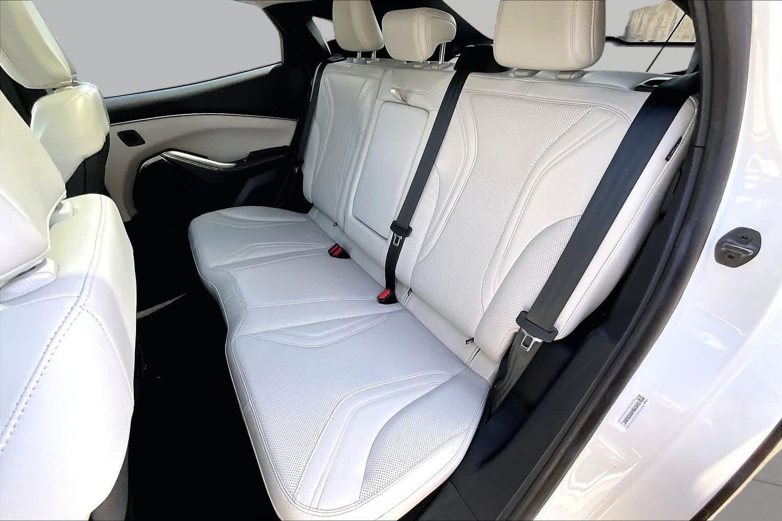 Used 2023 Star White Metallic Tri-Coat Ford Premium image 20