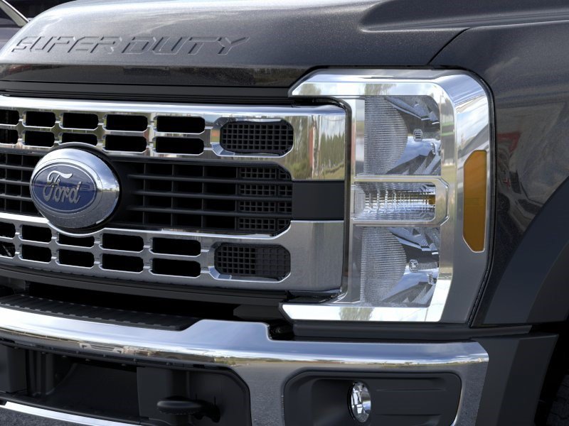 2025 Ford F-550 Super Duty Chassis Cab XLT - Photo 18