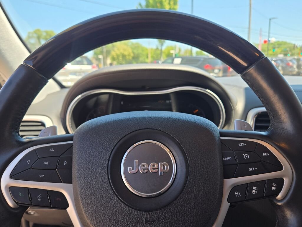 Used 2018 Red Jeep Summit image 39