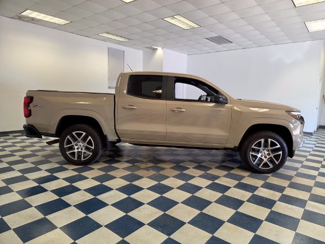 Used 2023  Chevrolet Z71 image 8