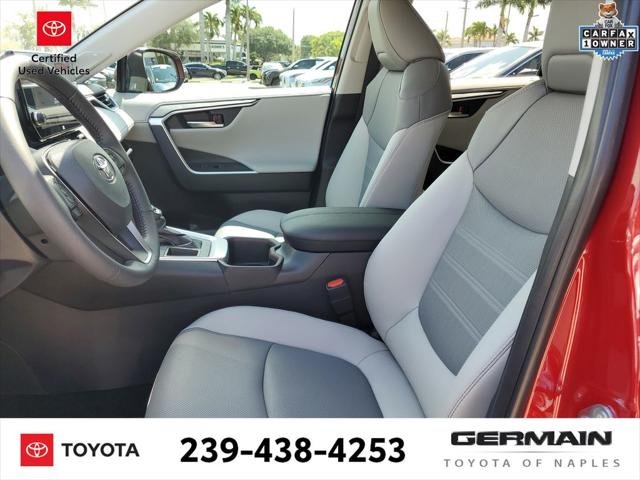Certified Used 2025 RUBY FLARE PEARL Toyota  image 19