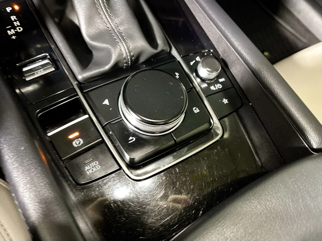 Used 2022 Silver Mazda Preferred image 15