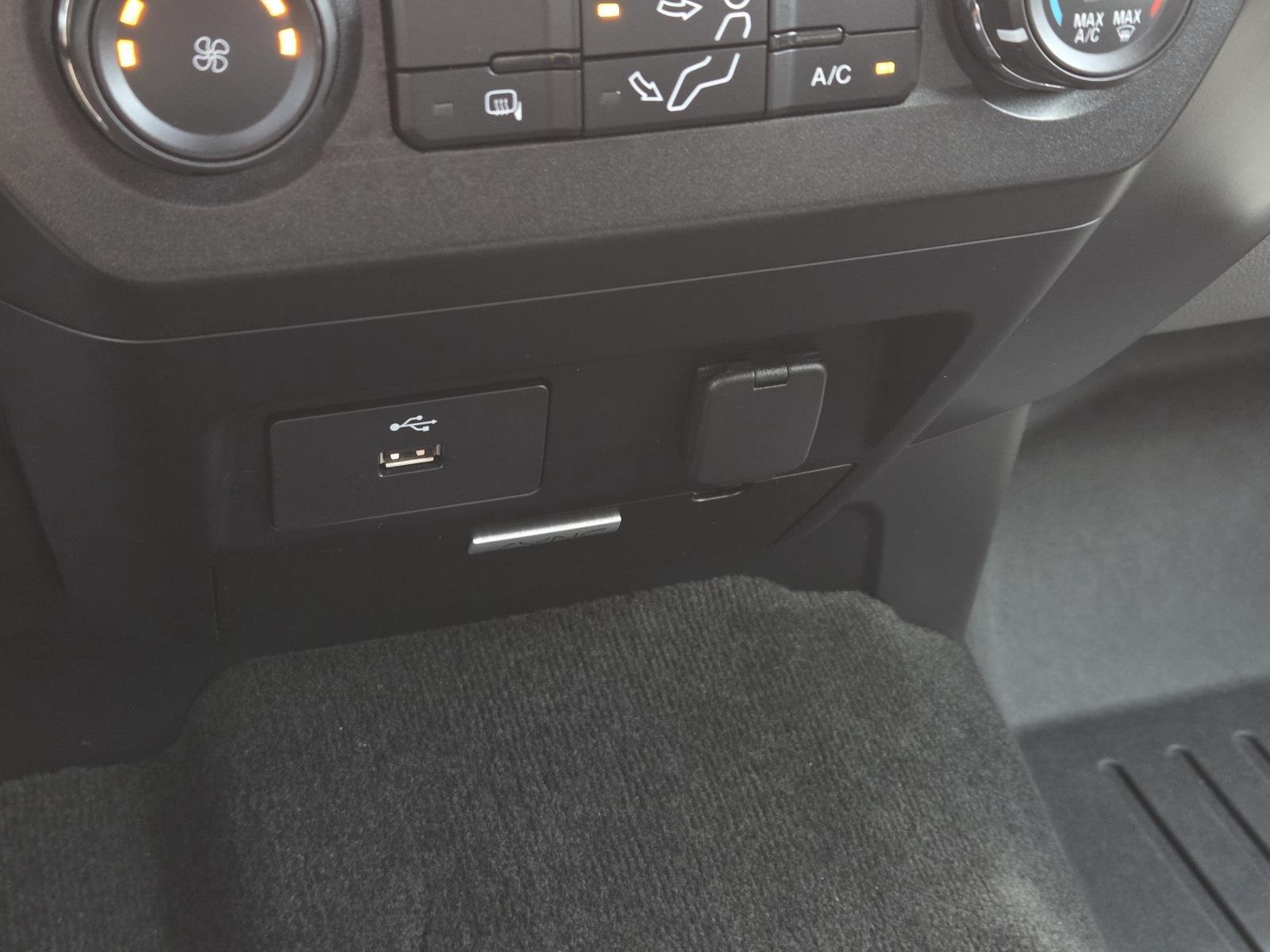 Used 2017 Blue Jeans Ford XLT image 25