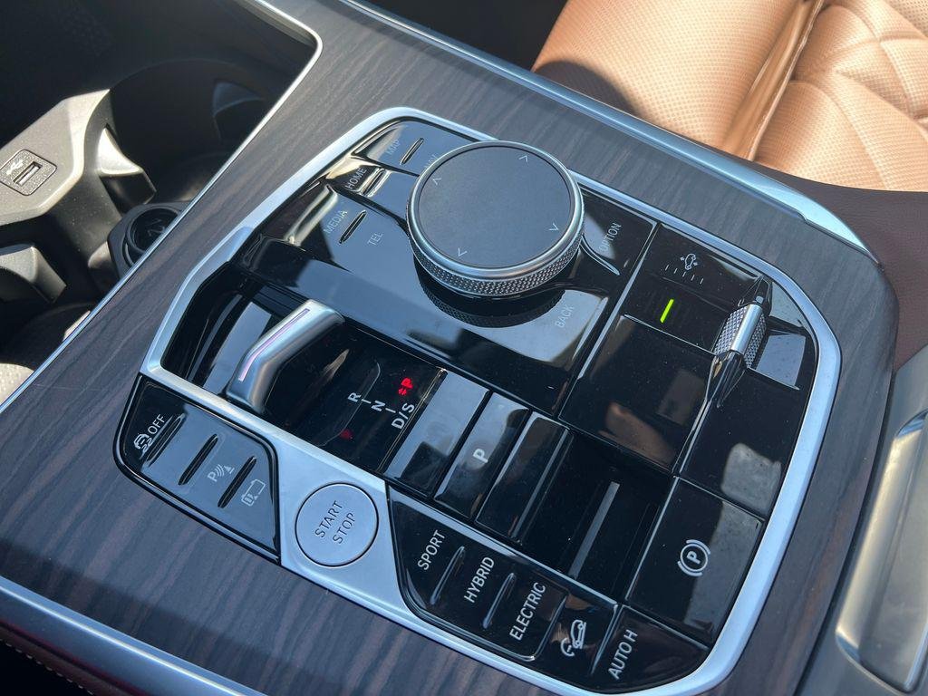 New 2026 Black Sapphire Metallic BMW xDrive50e image 18