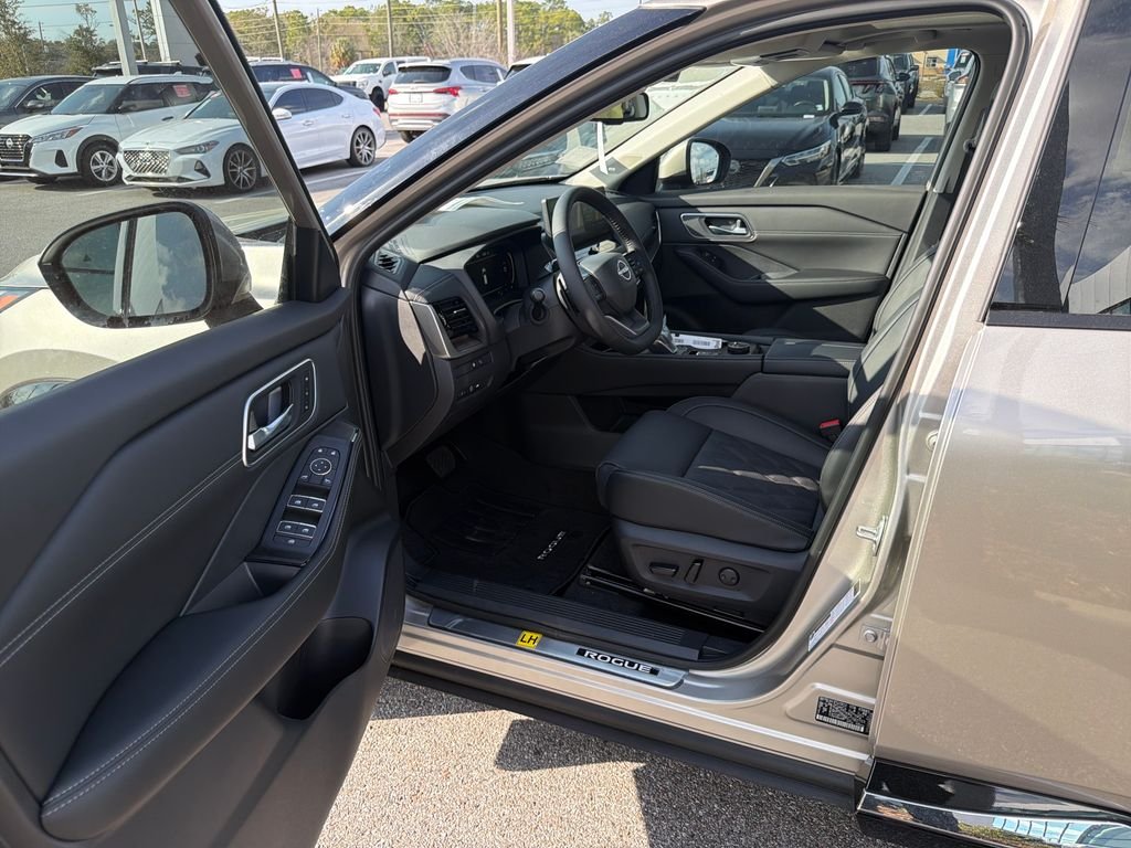 New 2026 Nissan Rogue Platinum 4D Sport Utility