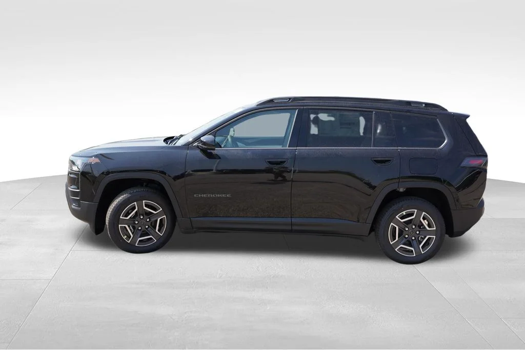 New 2026 Diamond Black Crystal Pearlcoat Jeep Limited image 6