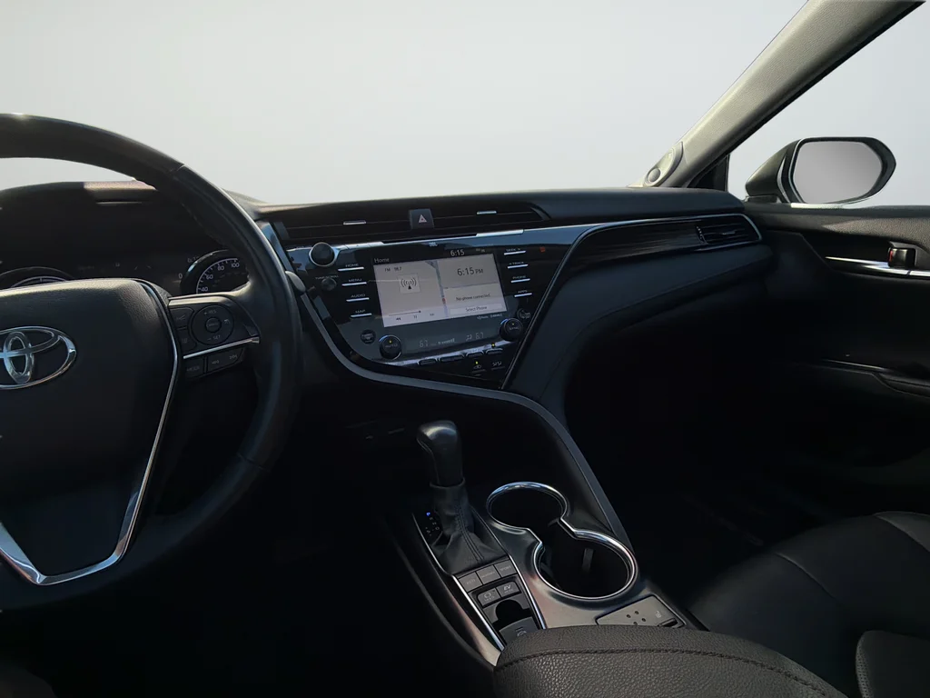 Used 2020 Beige Toyota XLE image 11