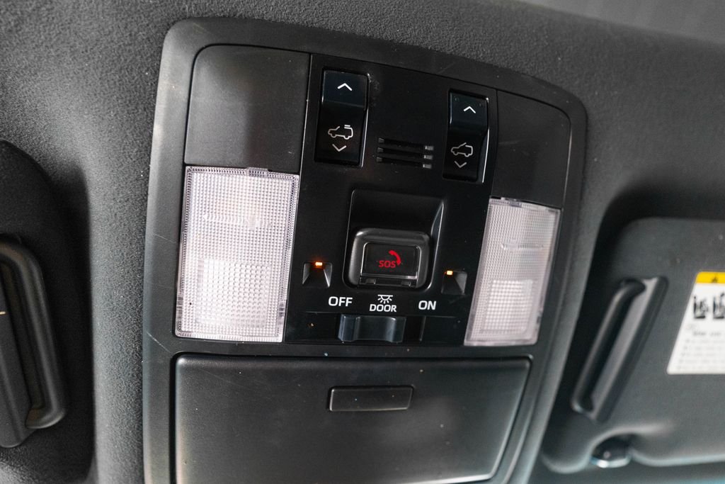 Used 2022 Black Lexus 460 image 30