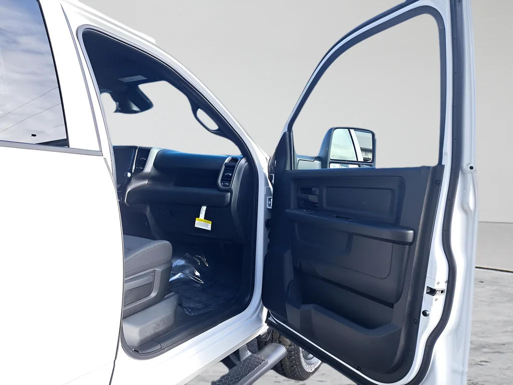 New 2026 Bright White Clearcoat RAM Tradesman image 15