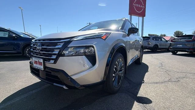 New 2026 Champagne Silver Metallic / Super Black Two-tone Nissan Platinum image 9