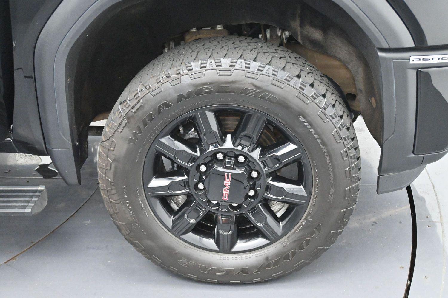 Used 2024 Onyx Black GMC AT4 image 35