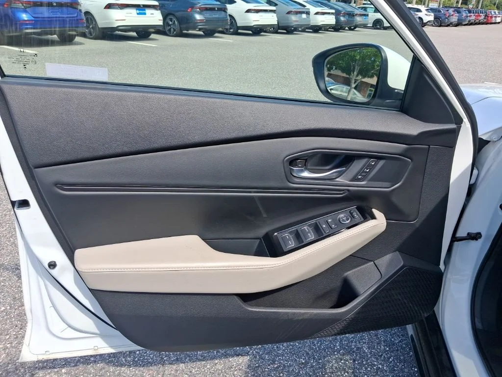 Used 2024  Honda Touring image 22