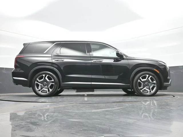 Used 2023 Black Hyundai Limited image 24