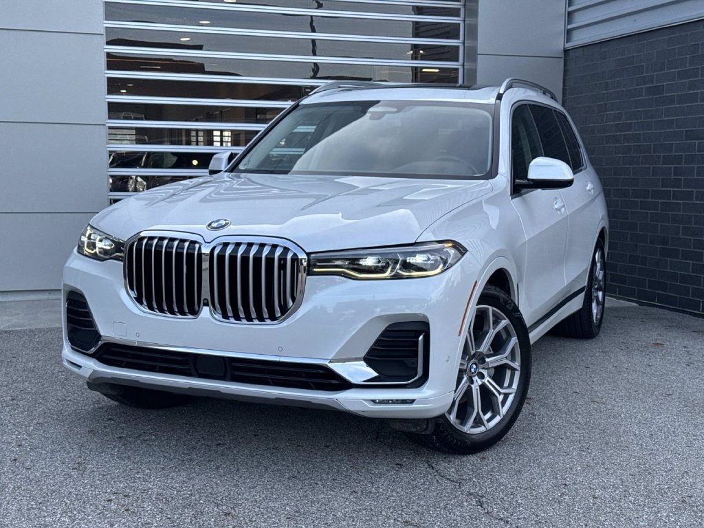 Used 2019 White Metallic BMW xDrive40i image 1
