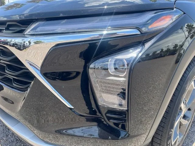 Used 2025 Mosaic Black Metallic Chevrolet LT image 4
