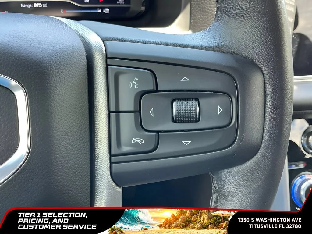 Used 2022 White Frost Tricoat GMC Denali image 35