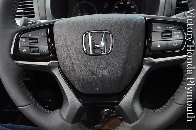 New 2026 Sonic Gray Pearl Honda Touring image 18