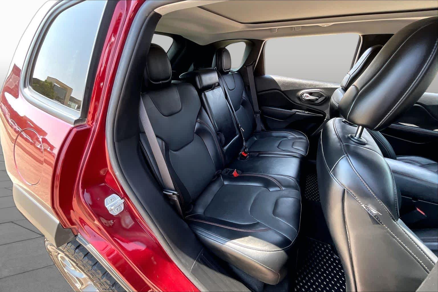 Used 2021 Velvet Red Pearlcoat Jeep Trailhawk image 20