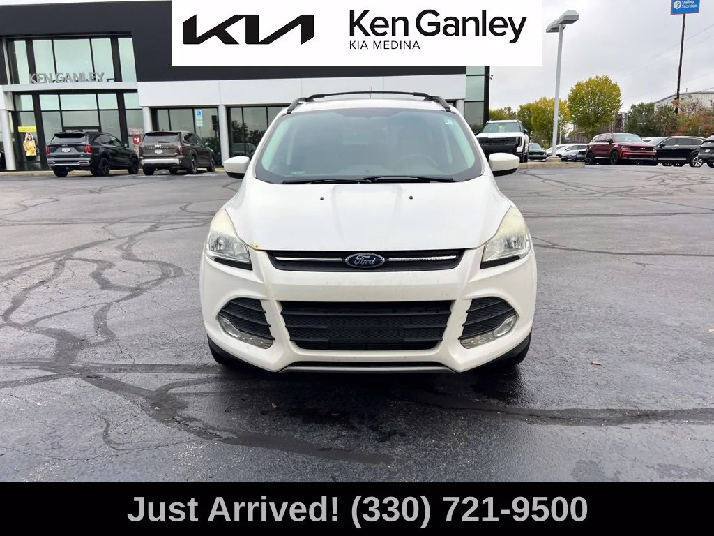 Used 2015 White Ford SE image 2