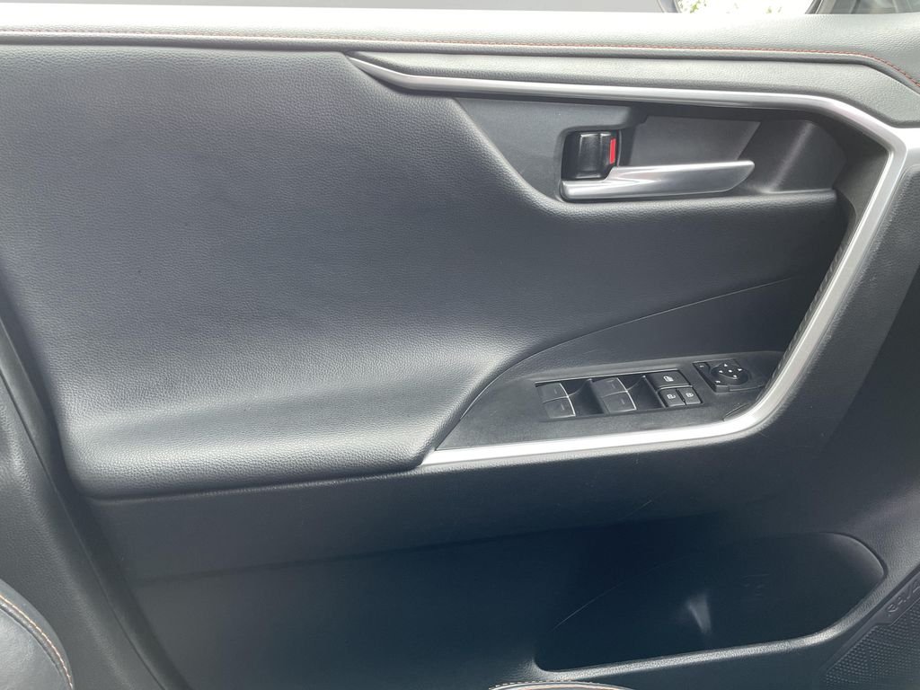 Used 2023 White Toyota Adventure image 14