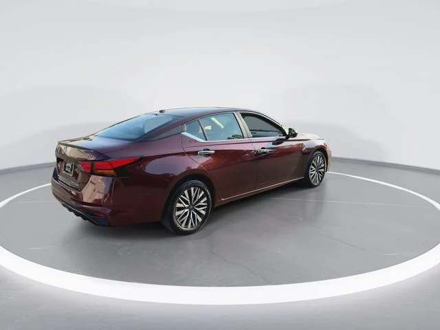 Used 2024 Red Nissan 2.5 SV image 8