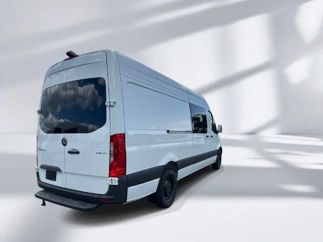 New 2026  Mercedes-Benz Crew 170 WB image 5