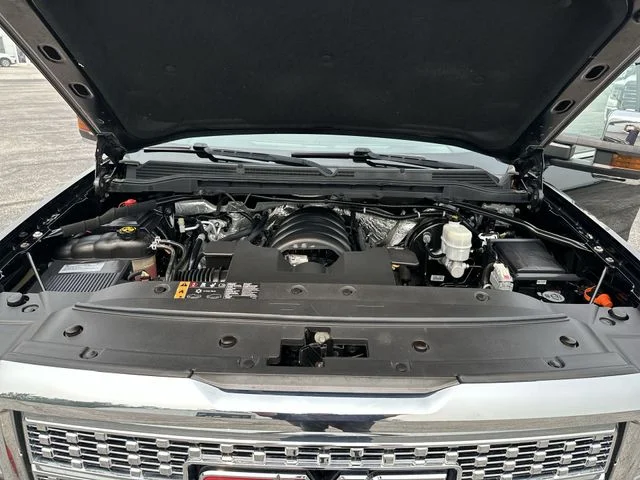 Used 2017 Black GMC SLT image 19