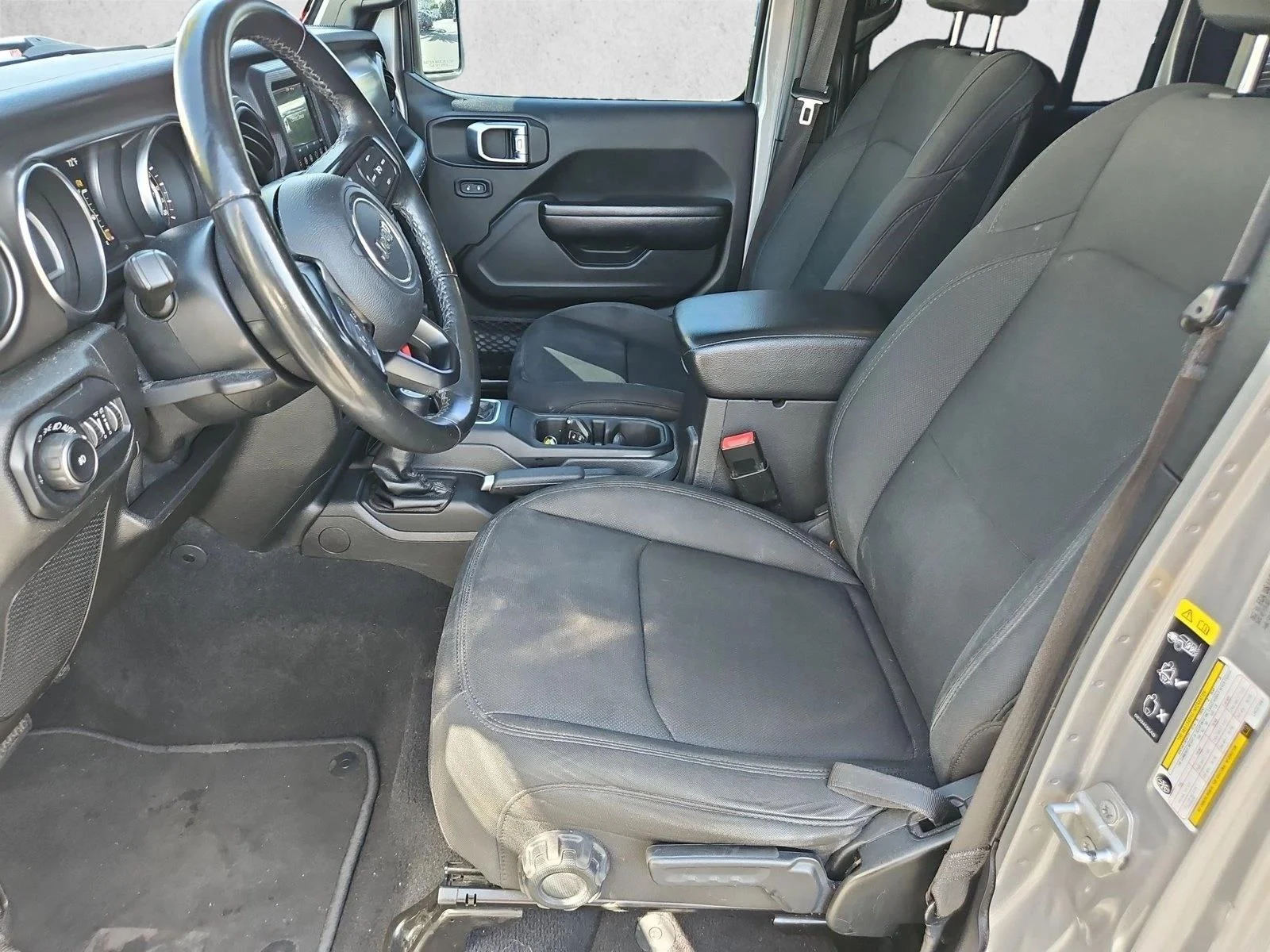 Used 2020 Billet Silver Metallic Clearcoat Jeep Sport S image 13