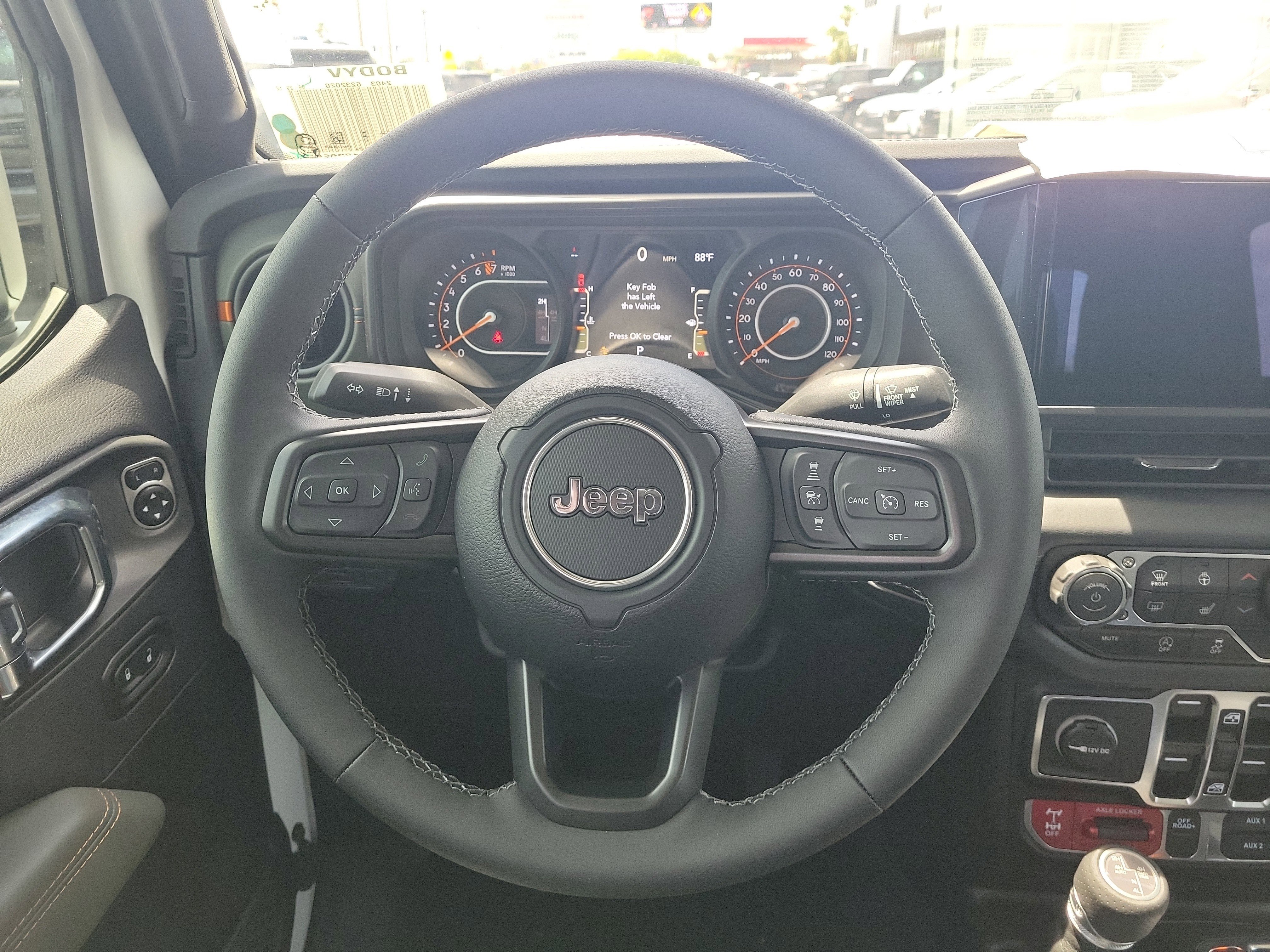 New 2026 Bright White Clear-Coat Exterior Paint Jeep Mojave X image 11