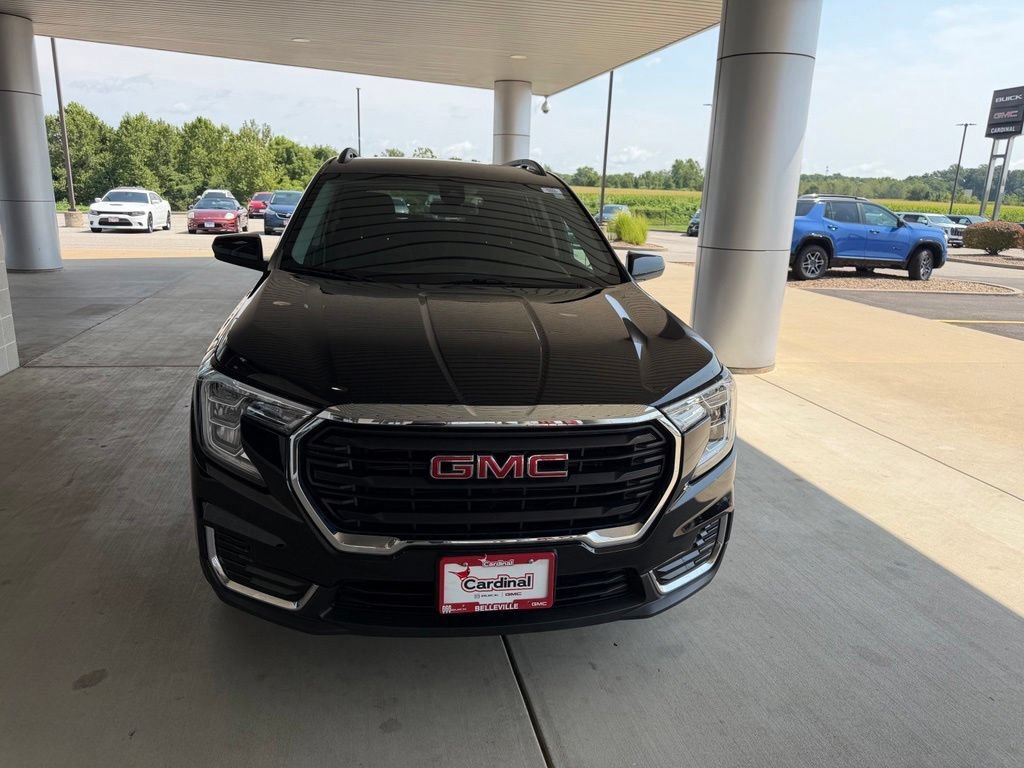 Used 2024 Ebony Twilight Metallic GMC SLE image 3