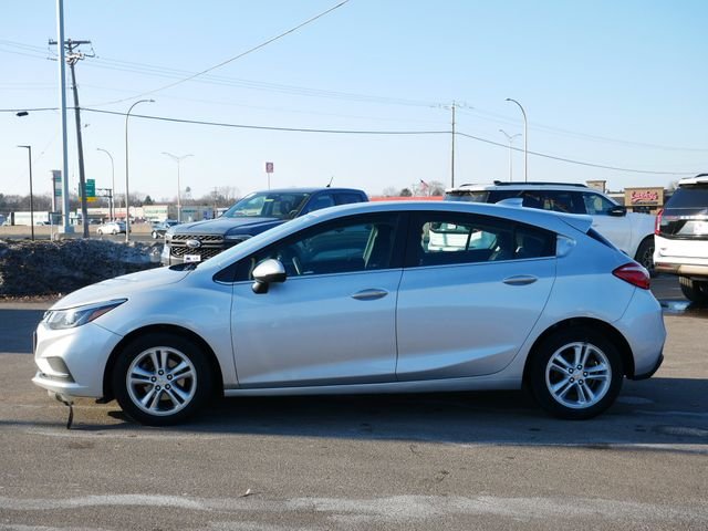 Used 2018 Chevrolet Cruze LT with VIN 3G1BE6SM9JS649800 for sale in Hudson, WI