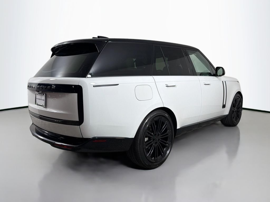New 2026 Fuji White Land Rover SE image 5