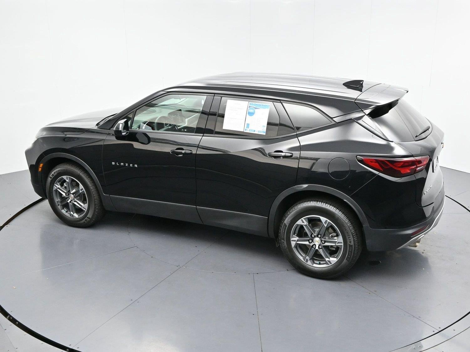 Used 2025 Black Chevrolet 2LT image 38