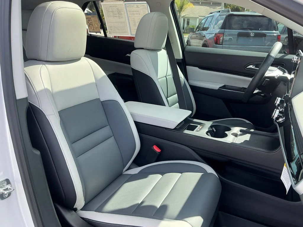 Used 2025  Honda Touring image 17