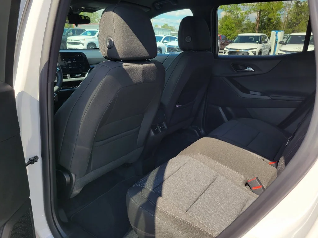 New 2027 Summit White Chevrolet LT image 14