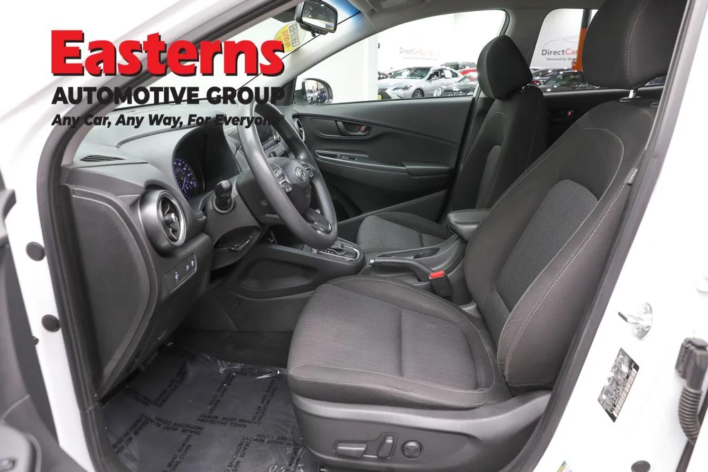 Used 2023 White Hyundai SEL image 13
